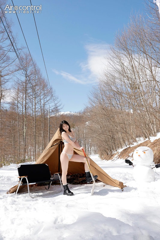 グラビアショー | メリハリのある色白BODY 雪山の妖精 瀬戸環奈が現れる！